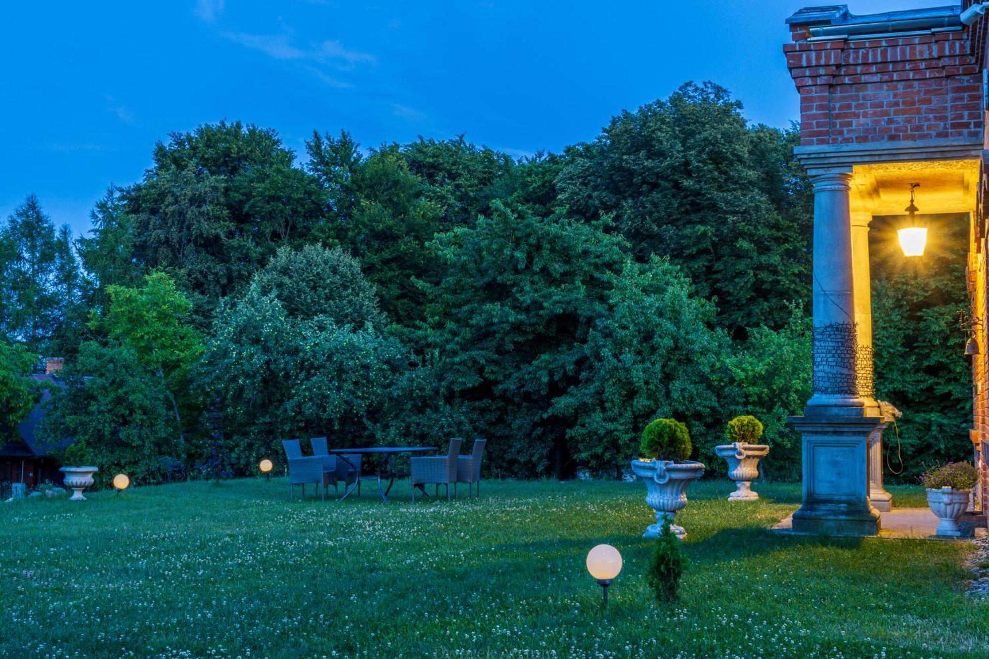 Dworek Atrium Tomaszów Lubelski エクステリア 写真